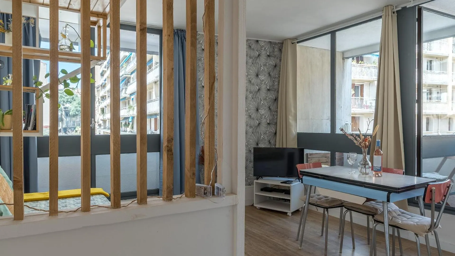 *Las Flores* Joli Studio Avec Balcon Marseille 0*,  France