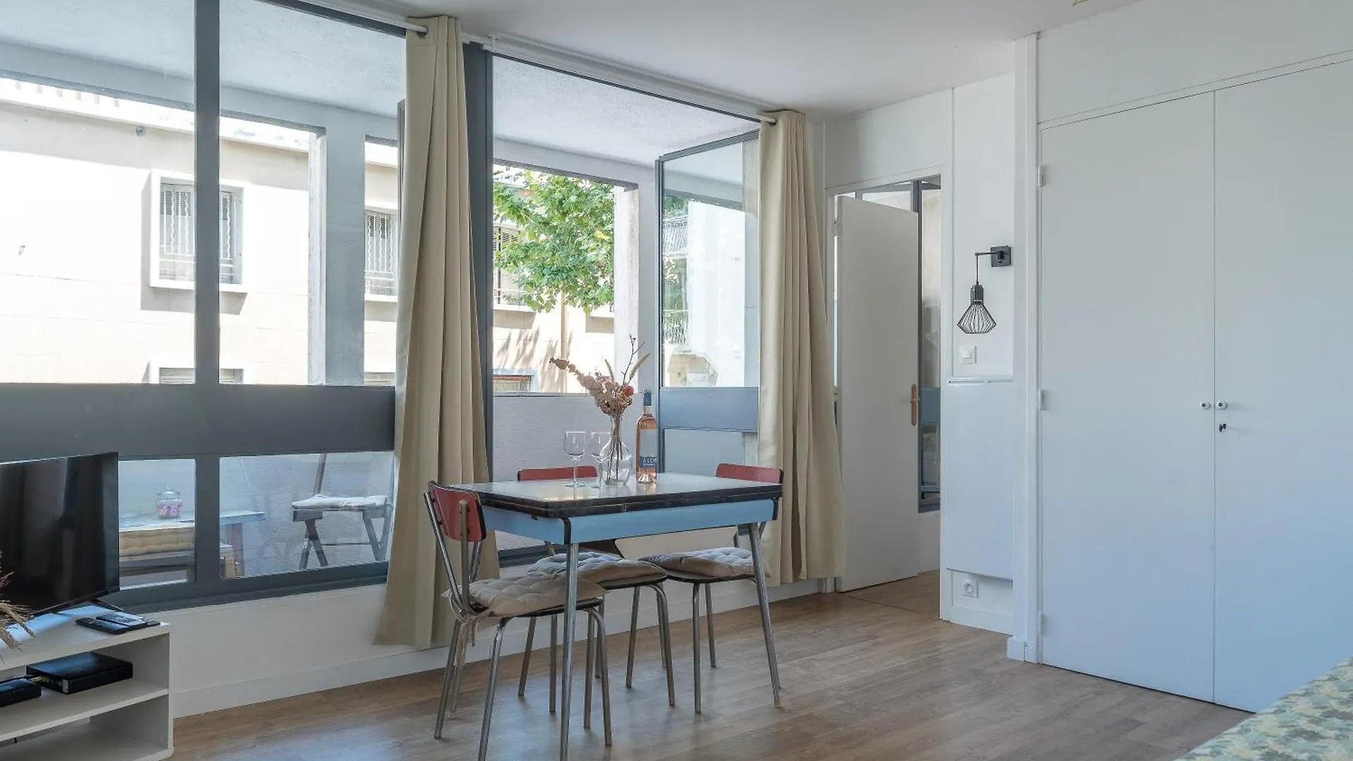 Apartment *Las Flores* Joli Studio Avec Balcon Marseille